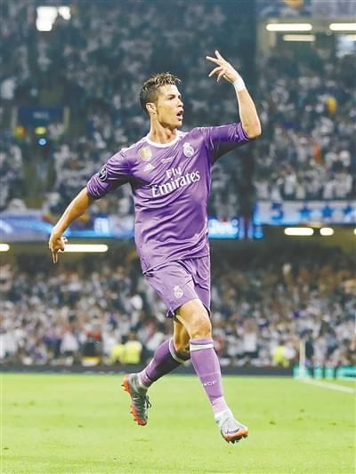 现代女性泳 现代女性泳